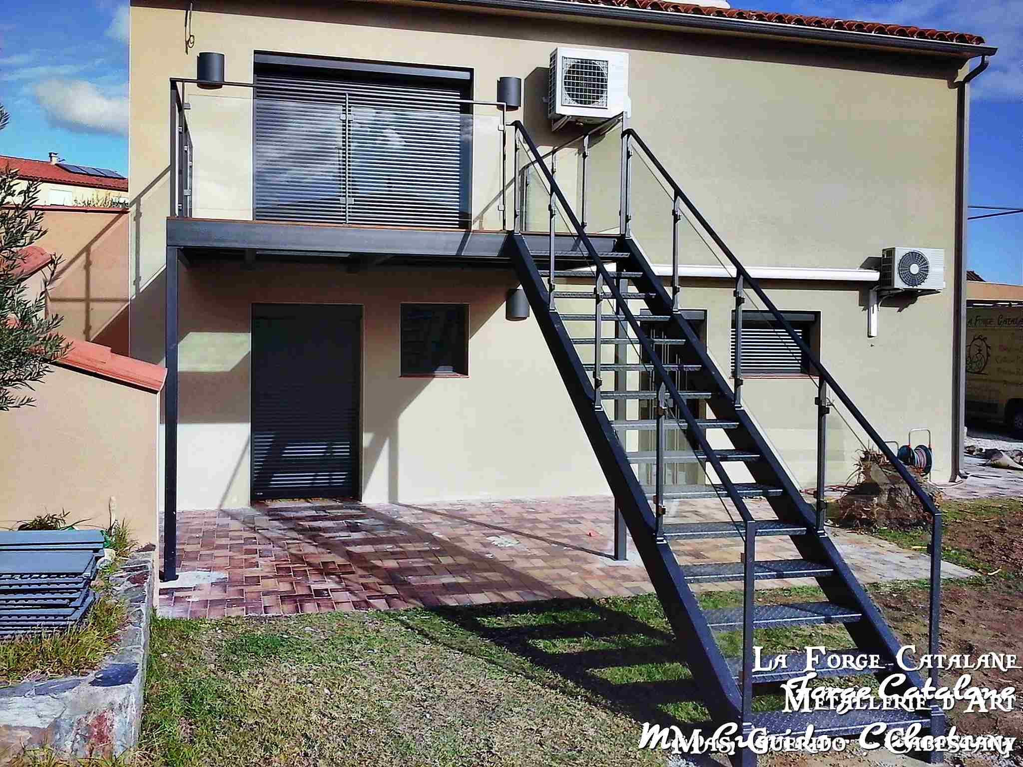 escalier et passerelle exterieure remplissage bois ipe forge catalane 5.jpg